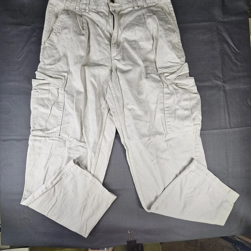 Banana‎ Republic Lou Ultra High Rise Cream Cargo Pants Women's Size  30/10